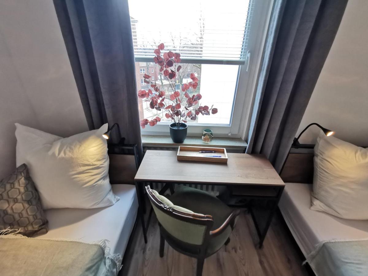 Up Wulkje21 Neu Renovierte Wohnung Mit Pkw Stellplatz Emden Zewnętrze zdjęcie